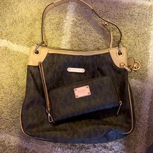 Matching set Michael kors purse and wallet